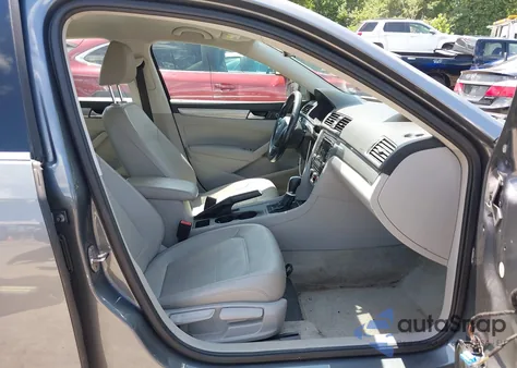 2015 Volkswagen Passat 1.8T Limited Edition из США, поврежденный, VIN 1VWAT7A30FC112749